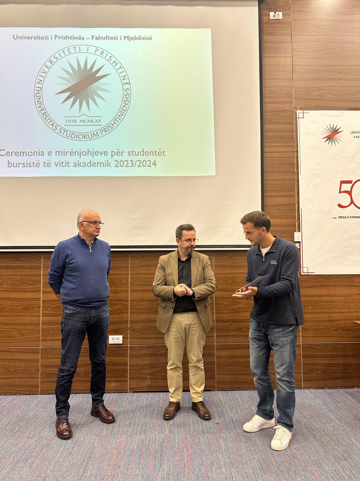 Ceremonia e ndarjes së mirënjohjeve për studentët bursistë të Fakultetit të Mjekësisë
